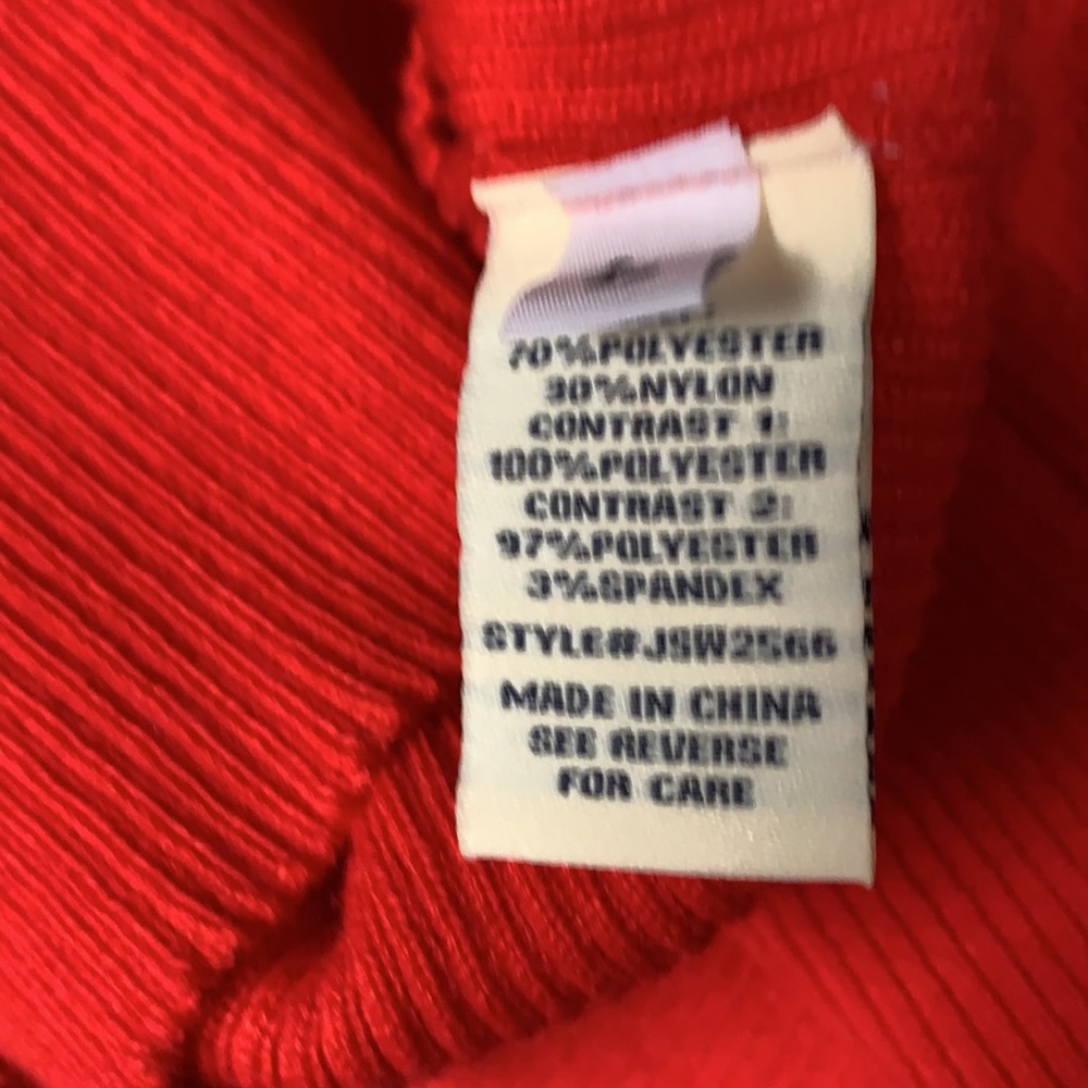 Red Top - Picture 5 of 5